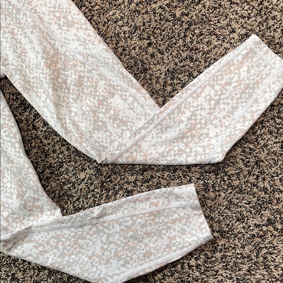 Athleta Salutation Stash Pocket Serpent Tight Colored Speckle Size S | Like New - Picture 4 of 10